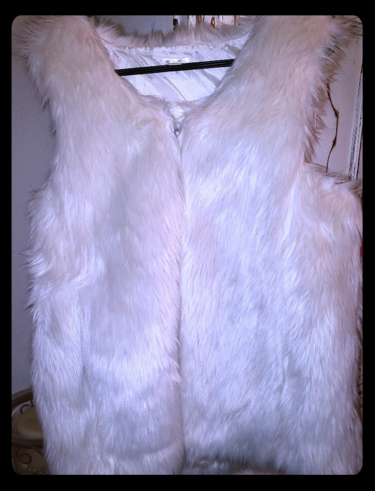 NWT Xhjlaration Fur Vest 1XL